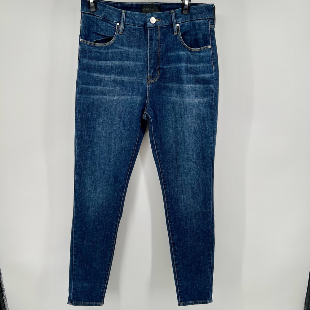 Kendall & Kylie the push up jeans dark wash women’s size 29